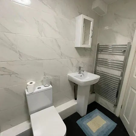 The Crescent, Flat 1 - Stockport, *