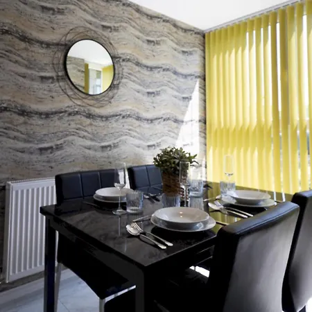 Pass The Keys Stylish 2 Bed Ground Floor Flat In Gated Community