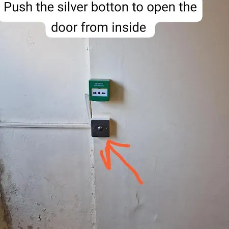 2a And 3a Cromwell Grove Apartment Manchester
