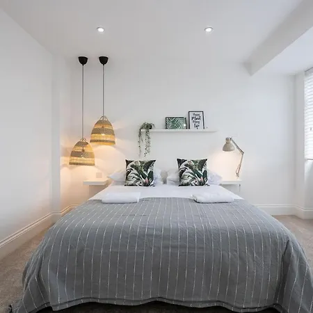 Scandi Inspired In Eccles מנצ'סטר