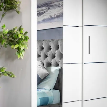 Апартаменты Mega Flat Near Arndale City Centre