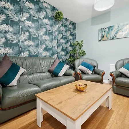Mega Flat Near Arndale City Centre Апартаменты *