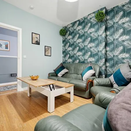 Mega Flat Near Arndale City Centre Апартаменты