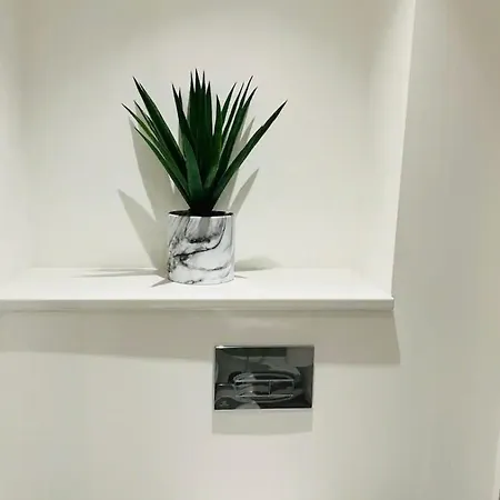 Stylish New Built Double Bed * Manchester