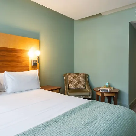 The Alan Hotel