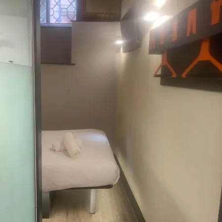 Easyhotel