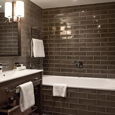 Dakota Hotell 4*