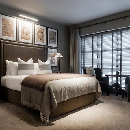 Dakota Hotell 4*