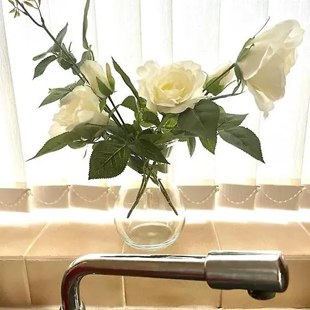 Spacious 3 Bedroom House - Sleeps 5 Apartment Manchester