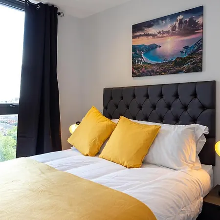 Contemporary 3 Bedrooms 아파트 *