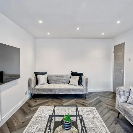 Pass The Keys Modern 3 Bed House Near Etihad Stadium *