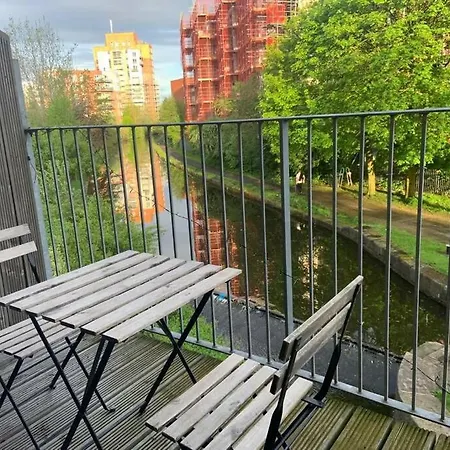 Cityfront Modern Apt near Centre/etihad, Free Parking アパート *