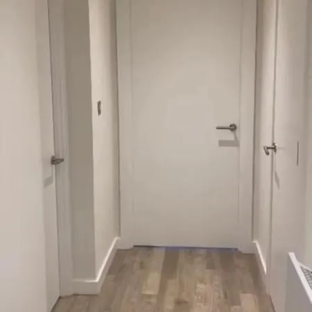 Immaculate 2-bed In Cent アパート *