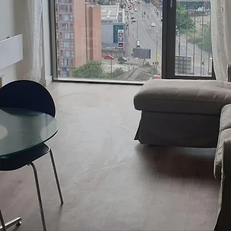 In Stunning Centre Apartament