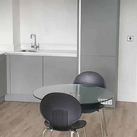 In Stunning Centre Apartament *
