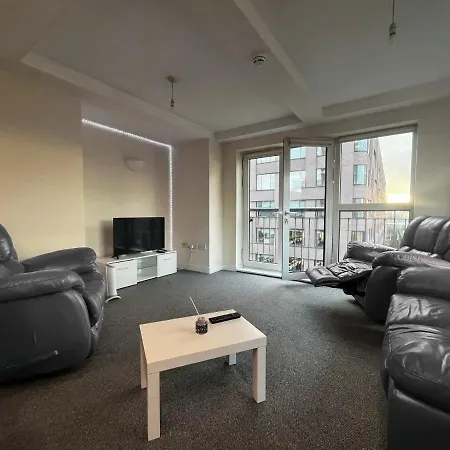 View Spacious 2 Bed 2 Bathrooms マンチェスター