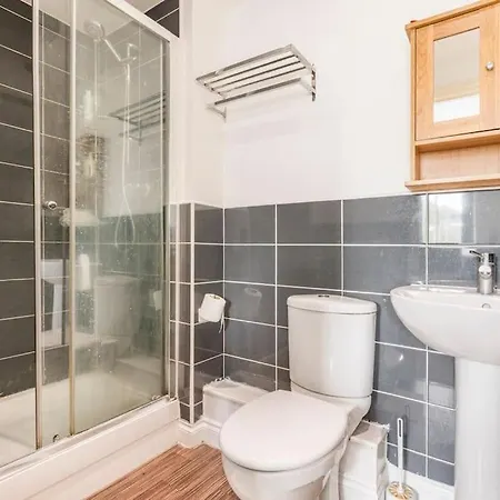 Homestay En-suit With Free Dedicated Parking *