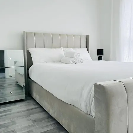 Stylish New Built Double Bed Homestay *