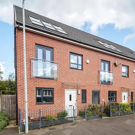 Nyaraló 6 Beds 3 Bathroom House Close To Mcr City Centre