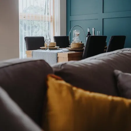 Brimmond Homes - Nr To Univ, Hospitals, O2 Apollo, Plab & 7 Mins To Centre - Stylish, Modern & Secure 2 Bed, 2 Bath With Allocated Free Parking * Manchester