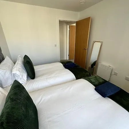 Cosy 2 Bed Sleeps 4+balcony Manchester