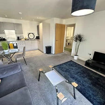 Cosy 2 Bed Sleeps 4+balcony * Manchester