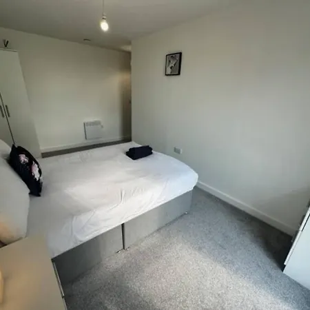 Xl 2 Bed Mcr Sleeps 7 * Manchester