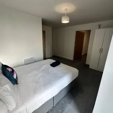 Xl 2 Bed Mcr Sleeps 7 * Manchester