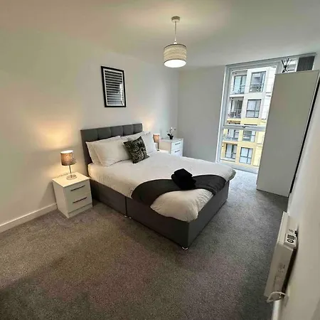Fab 2 Bed 2 Bath Mcr Apt+balcony Apartmán Manchester