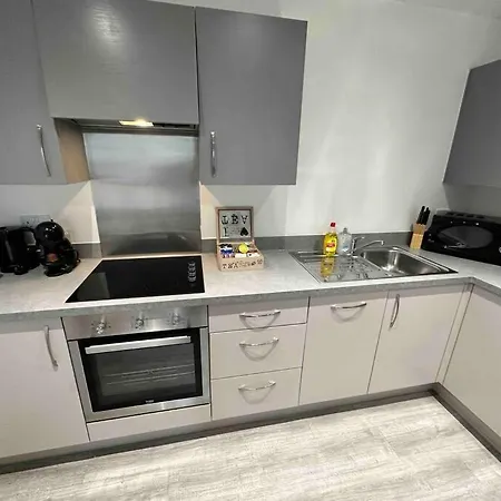 Fab 2 Bed 2 Bath Mcr Apt+balcony Manchester