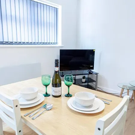 דירה Cosy & Fully Equipped In Swinton