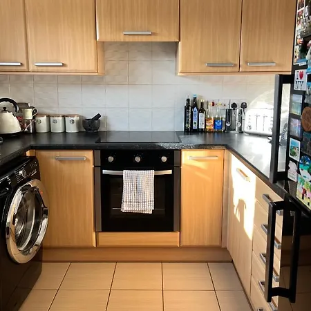 2 Bedroom, Cosy, Canal Side