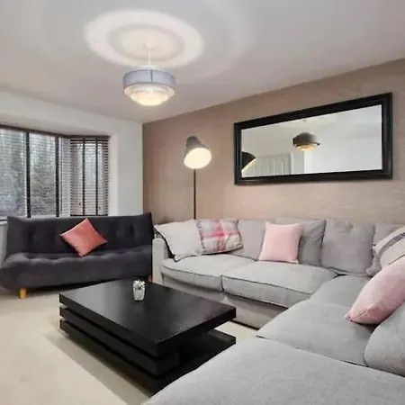 Lawnswood Place