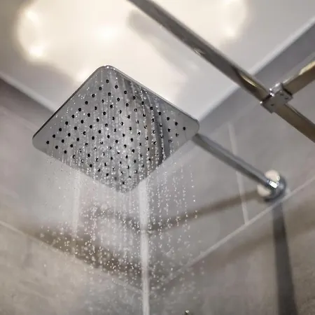 - The Niu, Loom North By Ihg מלון