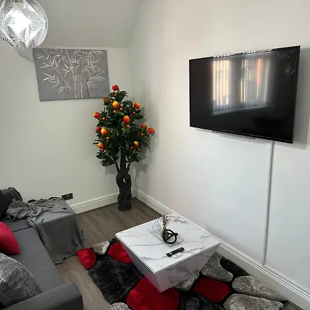 Appartement 2 Bedroom Flat Close To City, Stadium And Coop Arena *