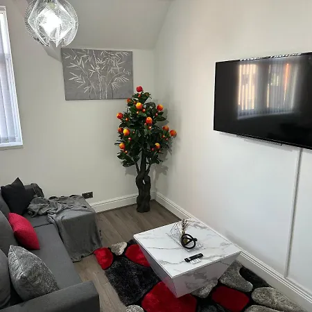 2 Bedroom Flat Close To City, Stadium And Coop Arena * Manchester