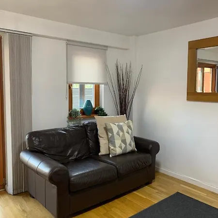 Duplex - 2 Double Bedrooms & 2 Bathrooms - Near Ao Arena, Sleeps 4 * マンチェスター