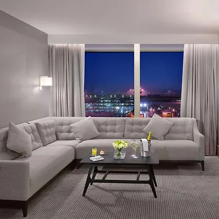Radisson Blu Manchester. Airport Hotel 4*