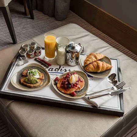 Radisson Blu Manchester. Airport