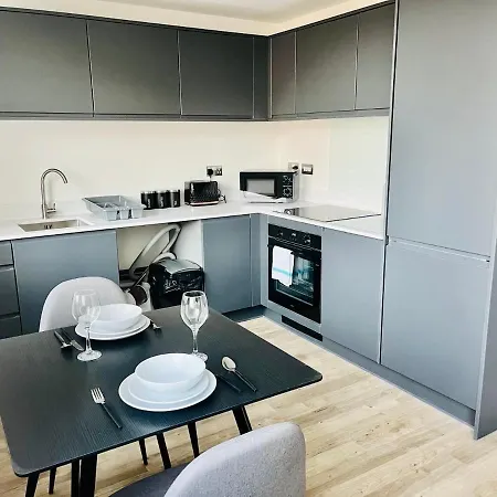 Newly Refurbished One Bedroom Appartement