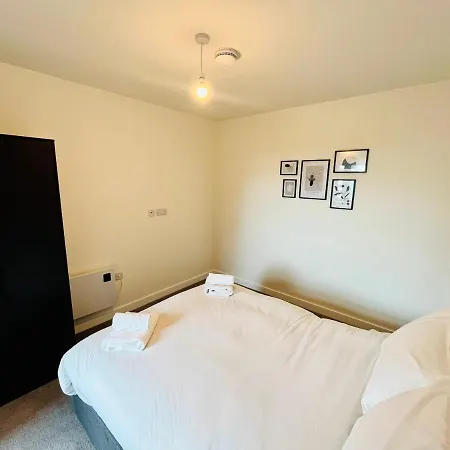 Newly Refurbished One Bedroom * Manchester