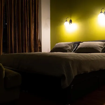 Designer Apartment *