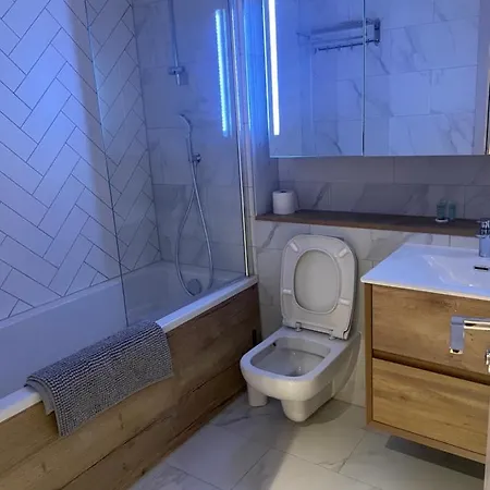 شقة M1 Centre 3 Bed 3 Bath Luxe Penthouse *