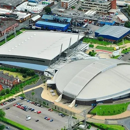 Bed & Breakfast Royal At Coop Live Etihad, Sports 3*