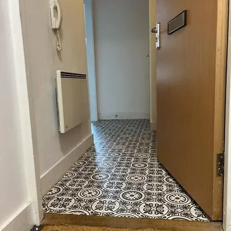 Entire In Greater Apartment