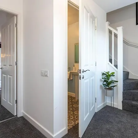 Beautifully Designed 3 Bed House - In Casa vacanze