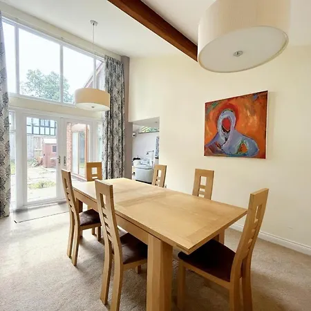 בית נופש 3 Chatsworth Road, Worsley