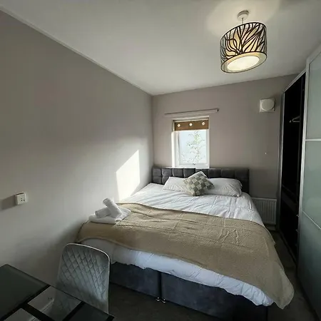 Deluxe 4 Bed House Near The Etihad By Snoozystays Ferienhaus *