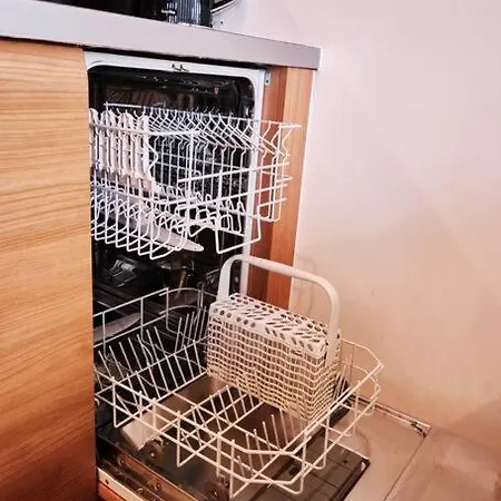 Apartment Pluxa Nordic Sky - Spacious Gem 2bed 2bath, & Free Parking *