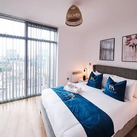 Pluxa Nordic Sky - Spacious Gem 2bed 2bath, & Free Parking *